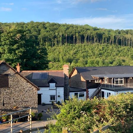 Cottage With Outstanding Views Velindre  外观 照片
