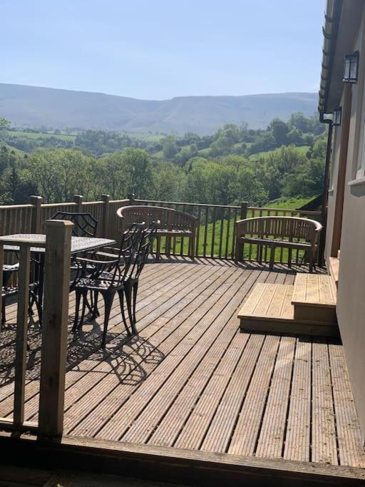 Cottage With Outstanding Views Velindre  外观 照片